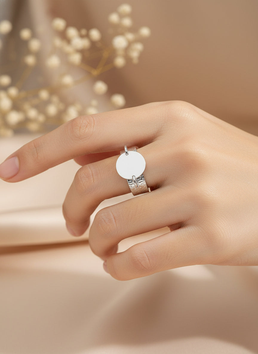 Sculpted Pendant Ring in Gold or Silver