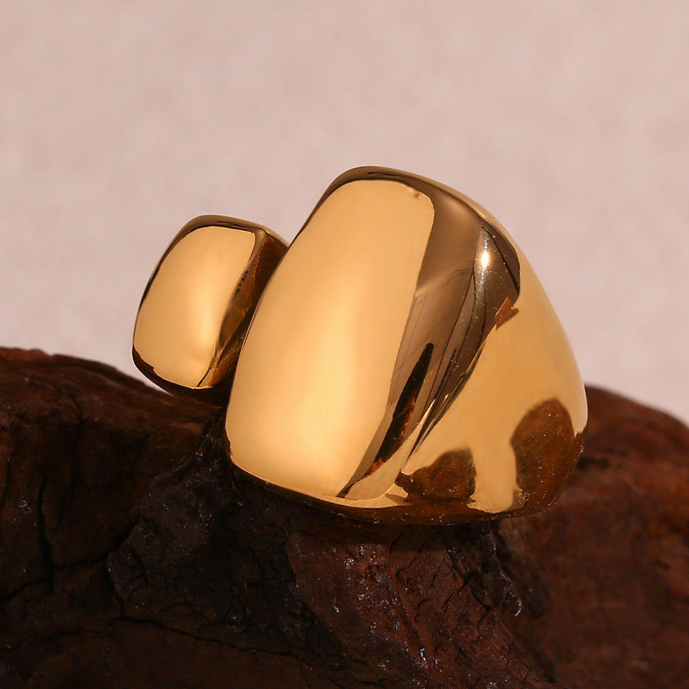 Fluid Form Ring — Gold Edition