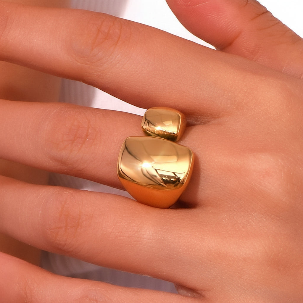 Fluid Form Ring — Gold Edition