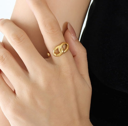 Lustrious Knot Ring in Silver and Gold edition