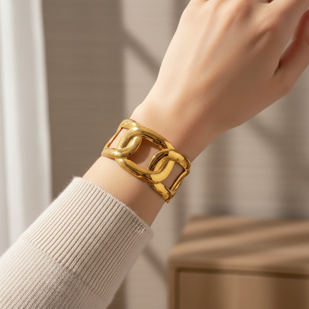 Chunky Statement Bracelet gold-tone in stainless steel edition