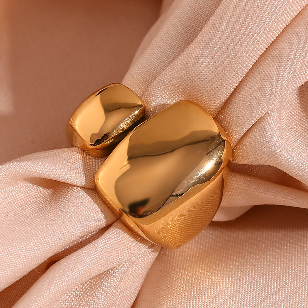 Fluid Form Ring — Gold Edition