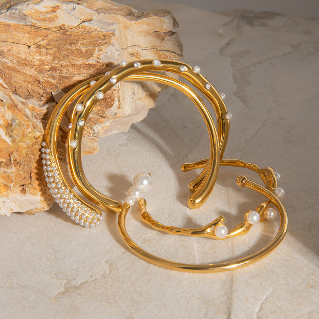 Minimal Cuff  Bracelet – Gold Edition
